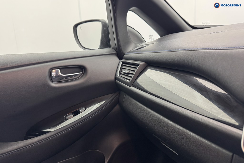 Nissan Leaf N-Connecta Automatic Electric Hatchback - Stock Number (1563953) - 15th supplementary image