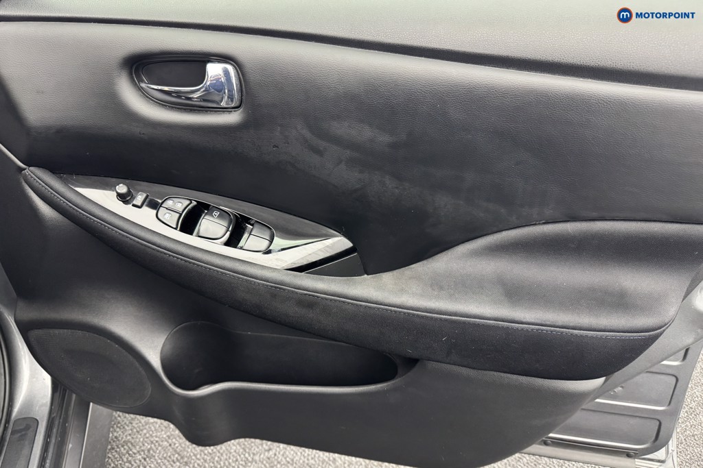 Nissan Leaf N-Connecta Automatic Electric Hatchback - Stock Number (1563953) - 19th supplementary image
