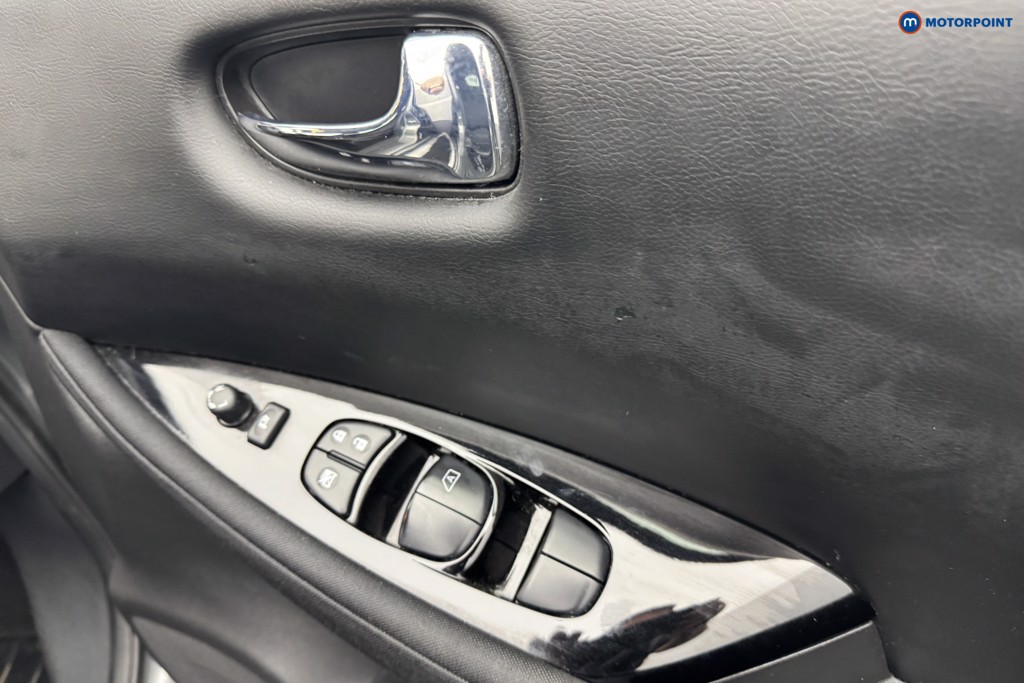 Nissan Leaf N-Connecta Automatic Electric Hatchback - Stock Number (1563953) - 20th supplementary image