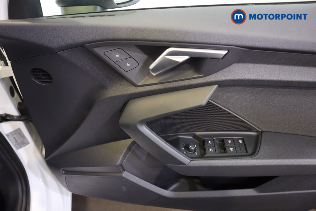 Audi A3 Technik Manual Petrol Hatchback - Stock Number (1564569) - 7th supplementary image