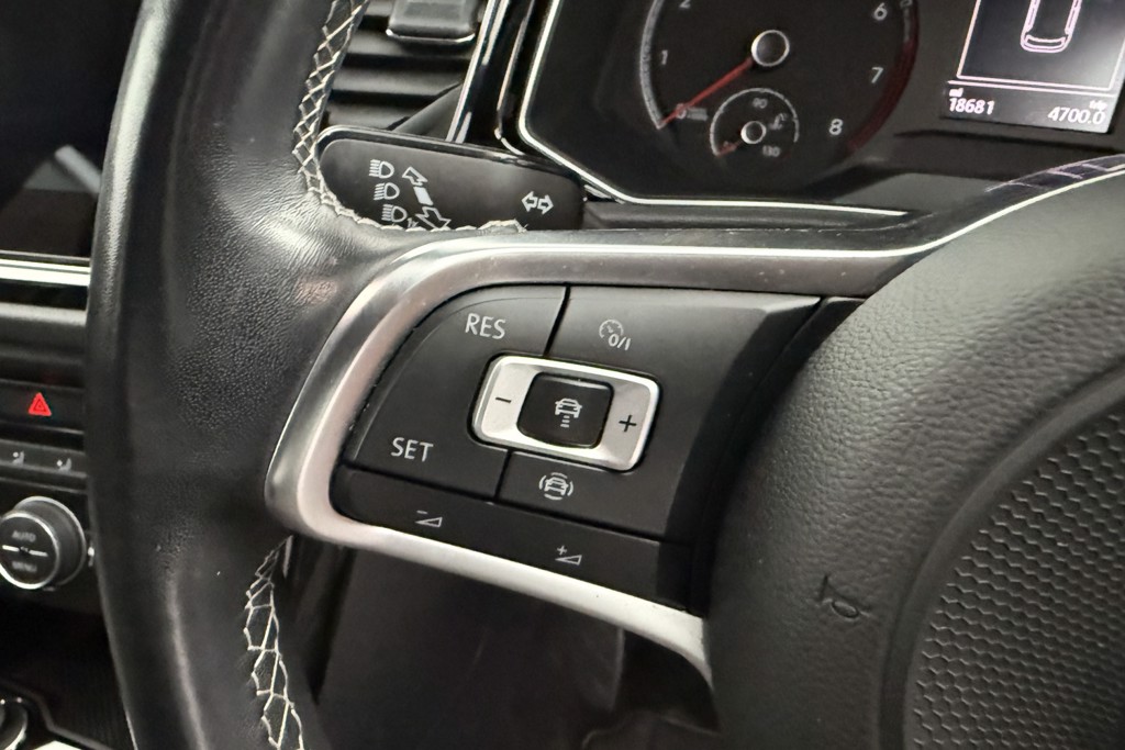 Volkswagen T-Roc Black Edition Manual Petrol SUV - Stock Number (1564659) - 3rd supplementary image