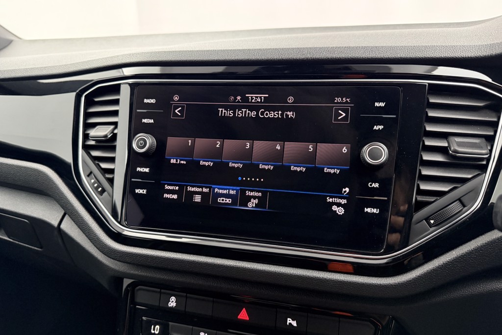 Volkswagen T-Roc Black Edition Manual Petrol SUV - Stock Number (1564659) - 6th supplementary image