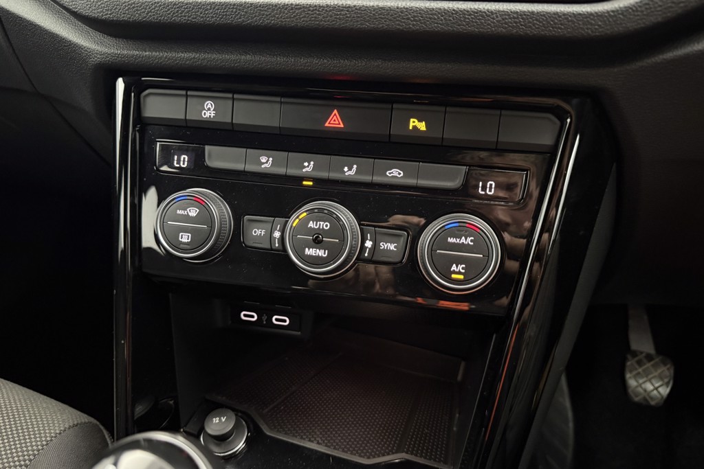 Volkswagen T-Roc Black Edition Manual Petrol SUV - Stock Number (1564659) - 12th supplementary image