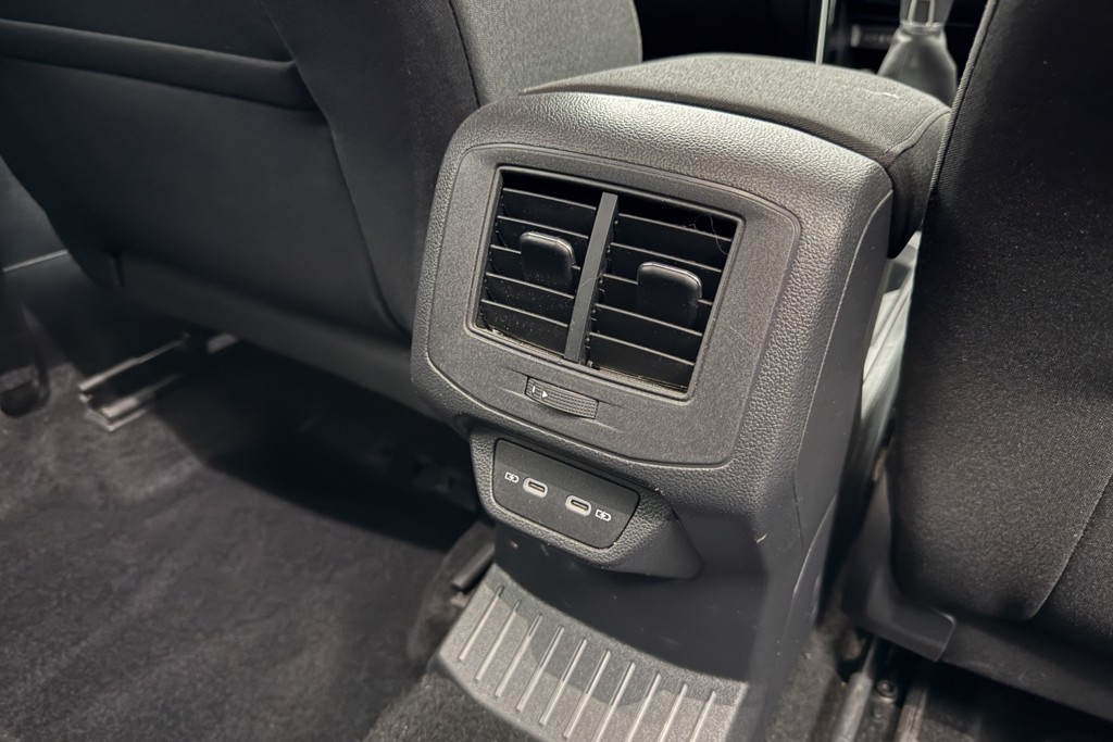 Volkswagen T-Roc Black Edition Manual Petrol SUV - Stock Number (1564659) - 21st supplementary image