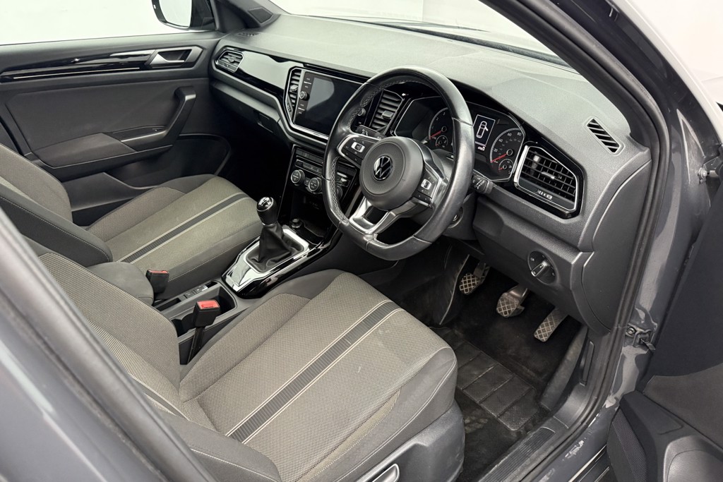 Volkswagen T-Roc Black Edition Manual Petrol SUV - Stock Number (1564659) - 1st supplementary image