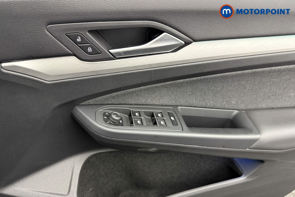 Volkswagen Golf Life Automatic Petrol Hatchback - Stock Number (1564749) - 17th supplementary image
