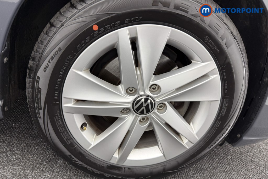 Volkswagen Golf Life Automatic Petrol Hatchback - Stock Number (1564749) - 32nd supplementary image