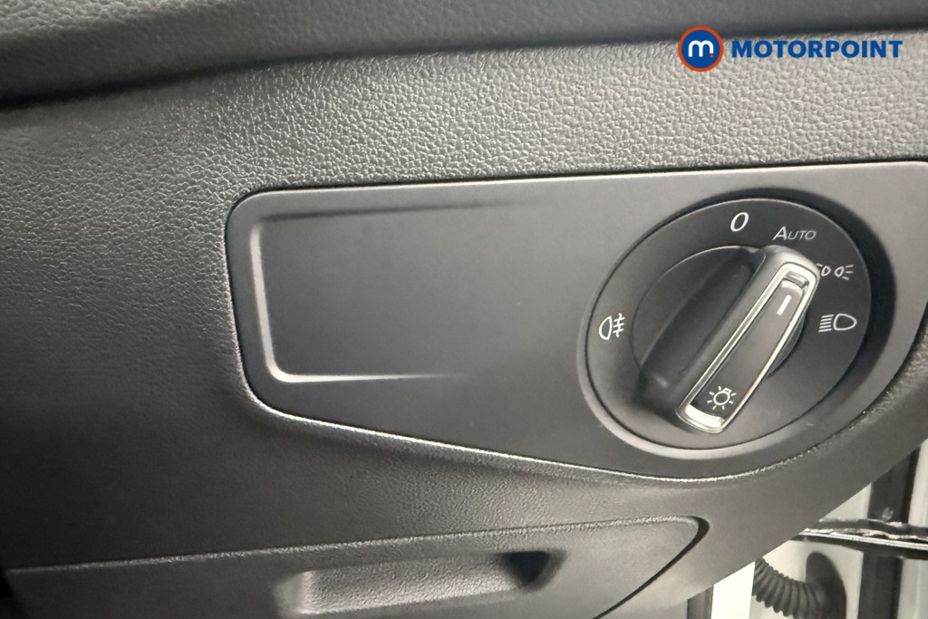 Volkswagen Tiguan Active Manual Petrol SUV - Stock Number (1564936) - 13th supplementary image