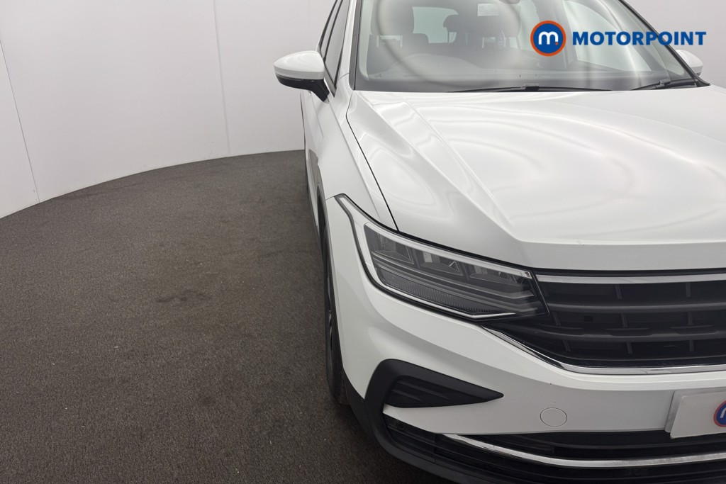 Volkswagen Tiguan Active Manual Petrol SUV - Stock Number (1564936) - 20th supplementary image