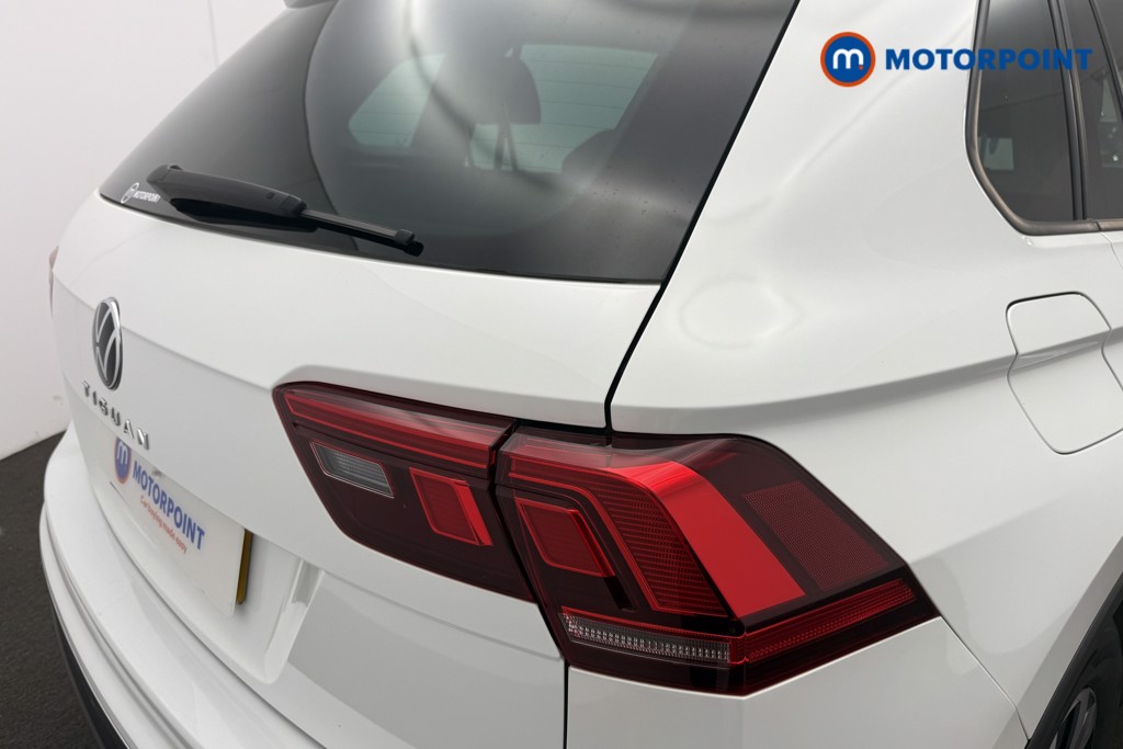 Volkswagen Tiguan Active Manual Petrol SUV - Stock Number (1564936) - 22nd supplementary image