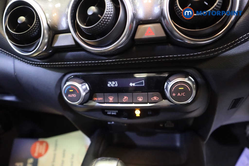 Nissan Juke N-Connecta Automatic Petrol SUV - Stock Number (1564957) - 5th supplementary image