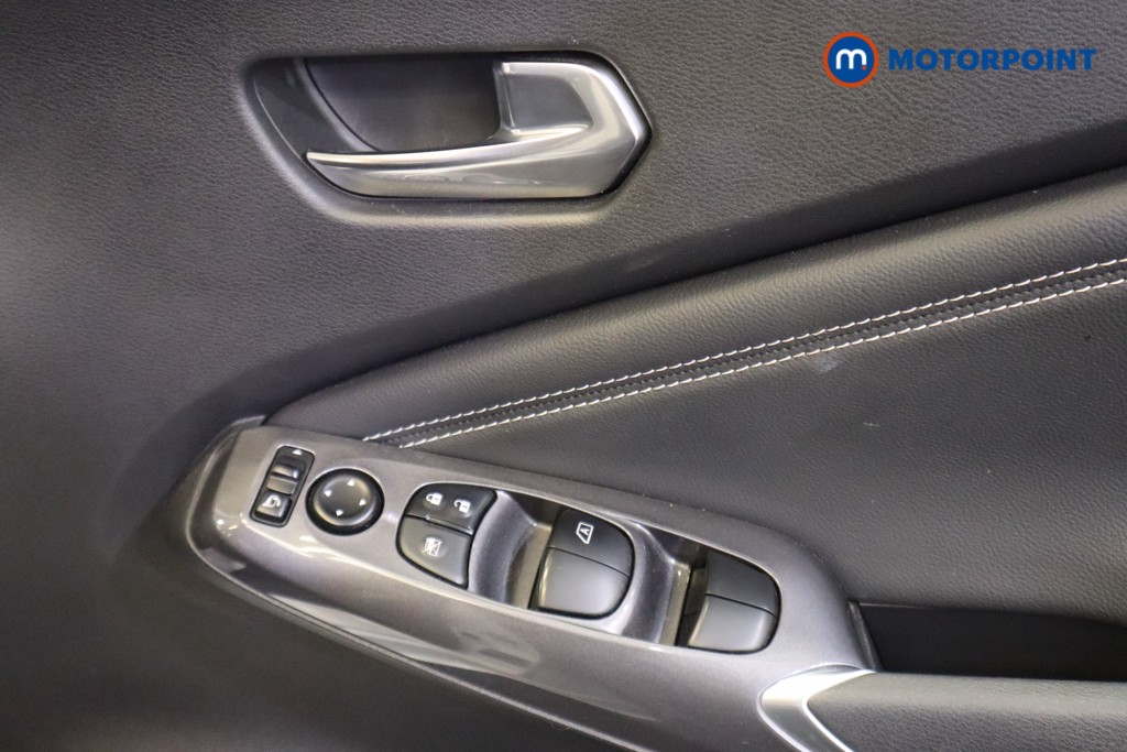 Nissan Juke N-Connecta Automatic Petrol SUV - Stock Number (1564957) - 8th supplementary image