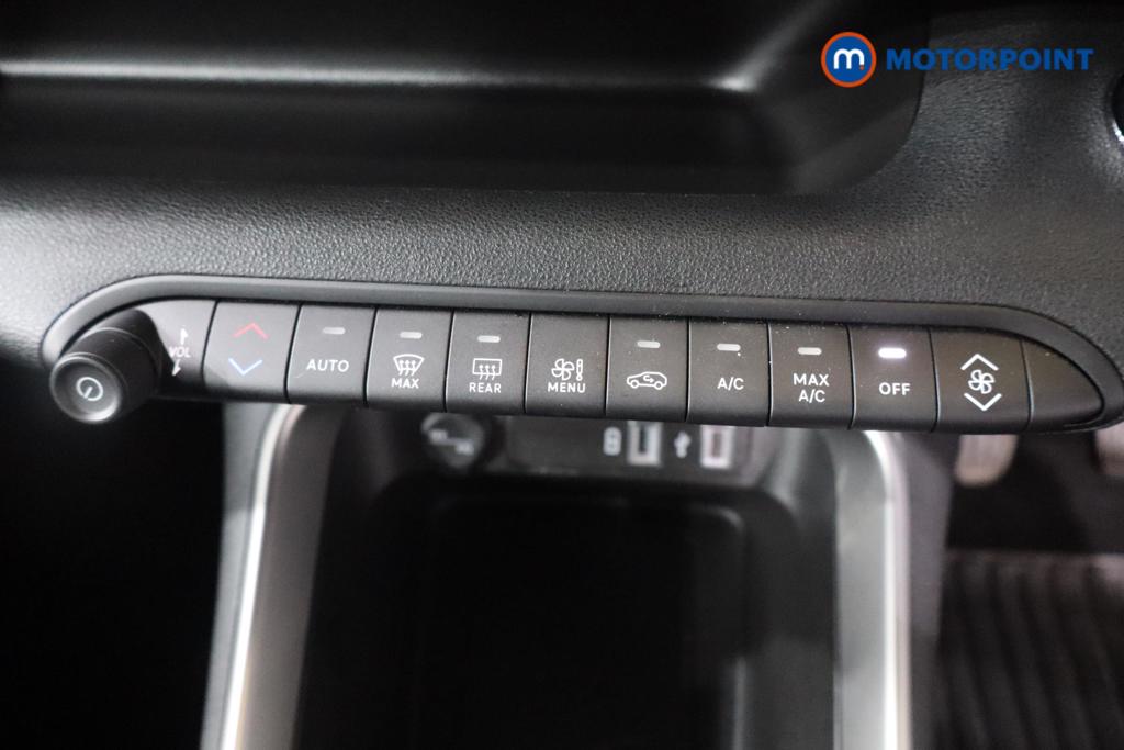 Jeep Avenger Altitude Manual Petrol SUV - Stock Number (1565164) - 6th supplementary image