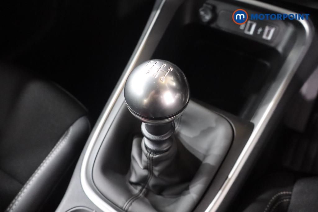 Jeep Avenger Altitude Manual Petrol SUV - Stock Number (1565164) - 9th supplementary image