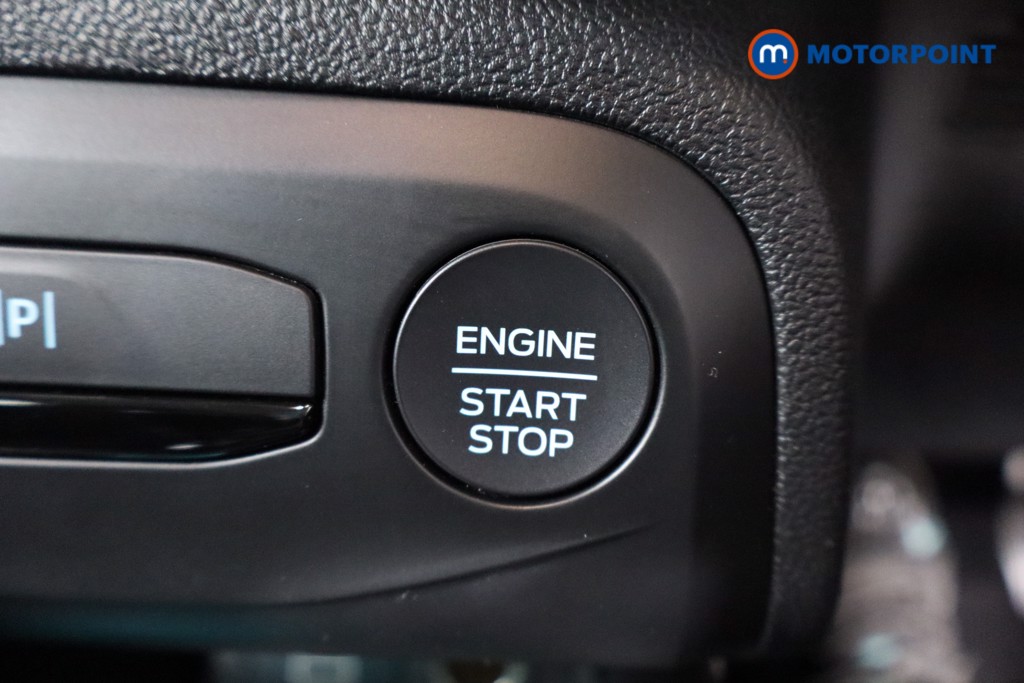 Ford Focus Titanium Manual Petrol Hatchback - Stock Number (1565203) - 13th supplementary image