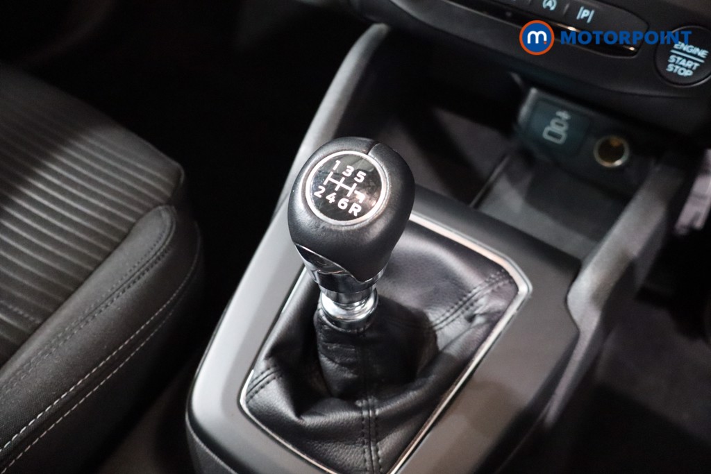 Ford Focus Titanium Manual Petrol Hatchback - Stock Number (1565203) - 14th supplementary image