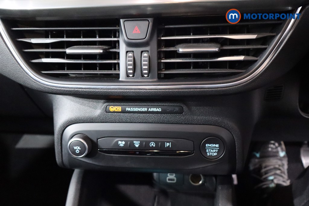 Ford Focus Titanium Manual Petrol Hatchback - Stock Number (1565203) - 21st supplementary image