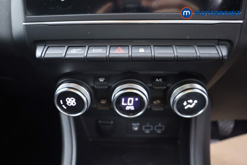 Renault Captur Iconic Manual Petrol SUV - Stock Number (1565276) - 15th supplementary image