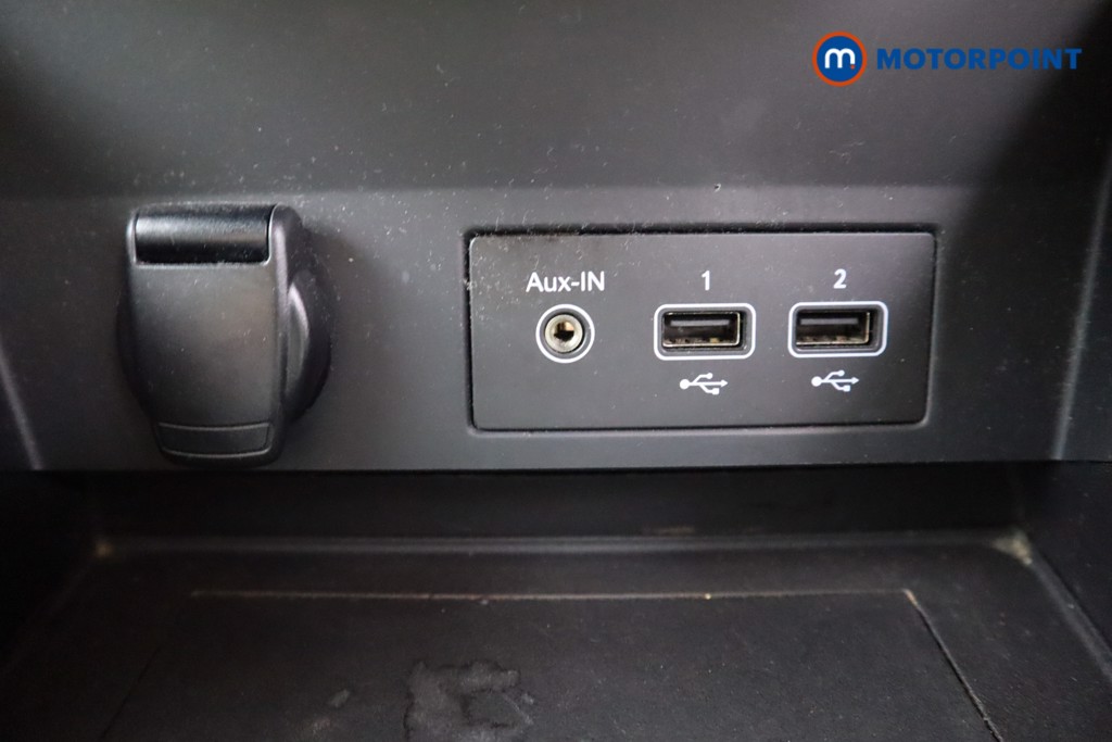 Renault Captur Iconic Manual Petrol SUV - Stock Number (1565276) - 17th supplementary image
