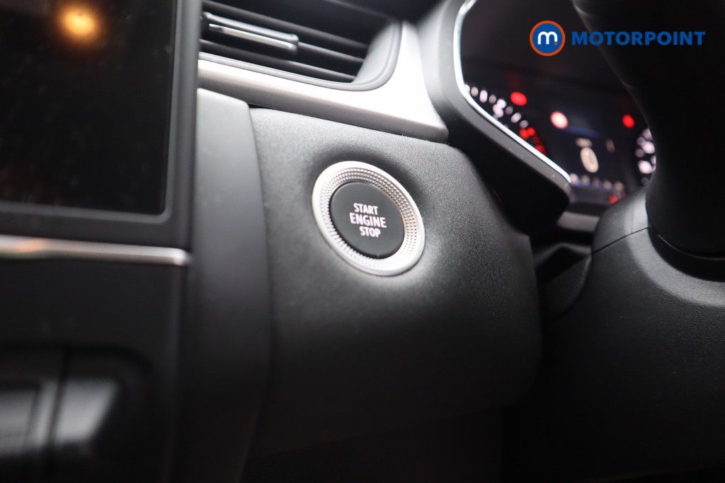 Renault Captur Iconic Manual Petrol SUV - Stock Number (1565276) - 18th supplementary image