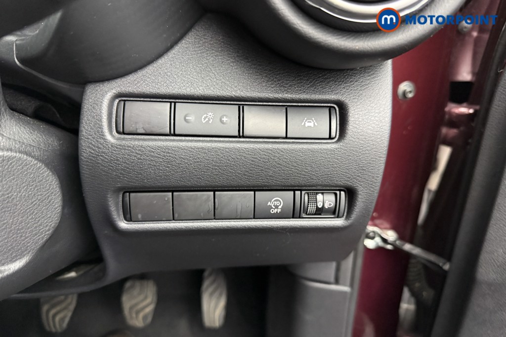 Nissan Juke N-Connecta Manual Petrol SUV - Stock Number (1566089) - 15th supplementary image