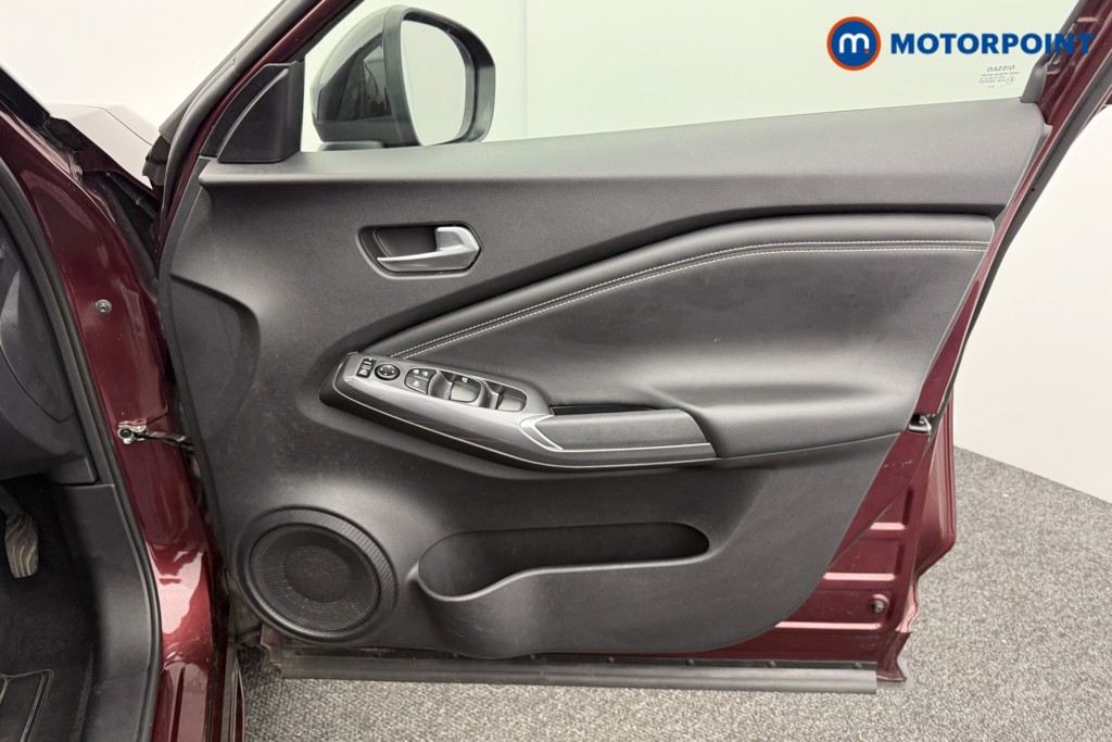 Nissan Juke N-Connecta Manual Petrol SUV - Stock Number (1566089) - 17th supplementary image