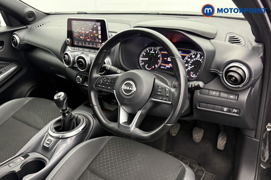 Nissan Juke N-Connecta Manual Petrol SUV - Stock Number (1566136) - 4th supplementary image
