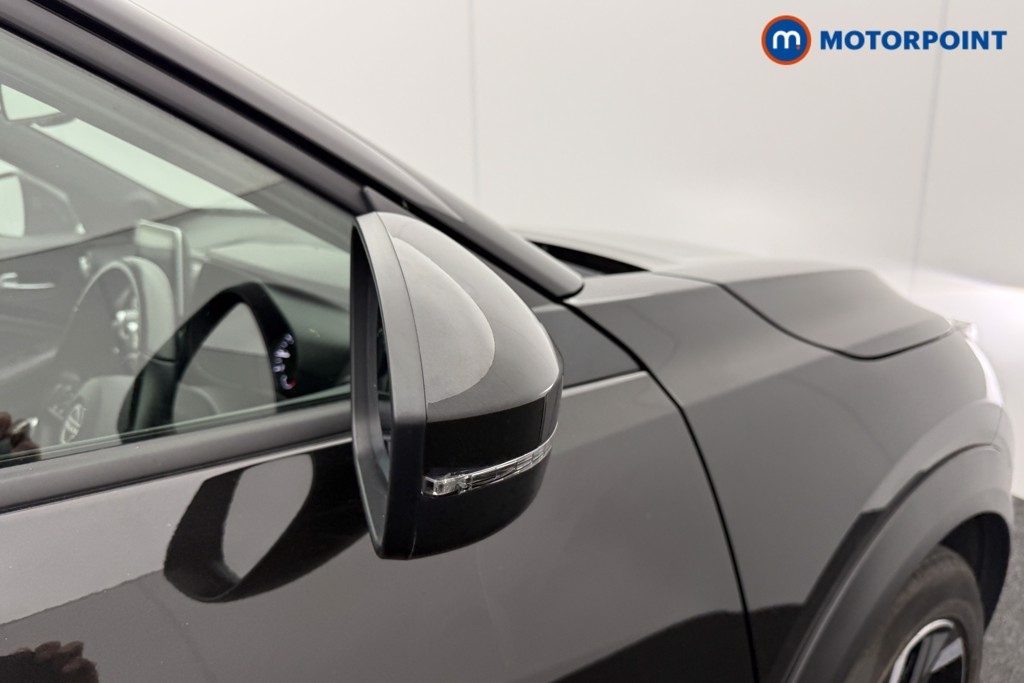 Nissan Juke N-Connecta Manual Petrol SUV - Stock Number (1566136) - 16th supplementary image