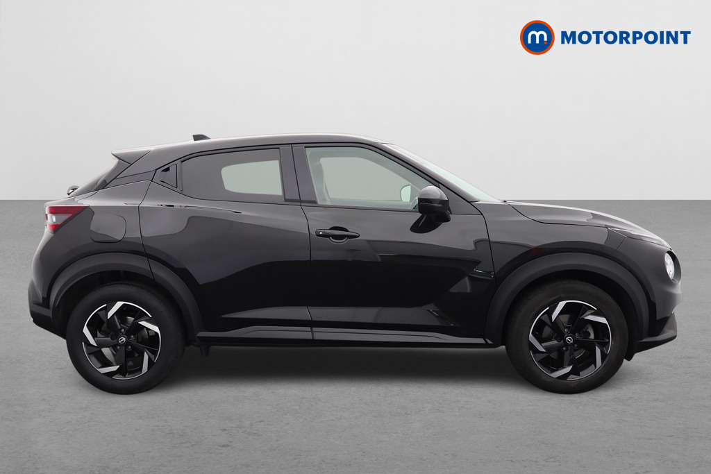 Nissan Juke N-Connecta Manual Petrol SUV - Stock Number (1566136) - Drivers side