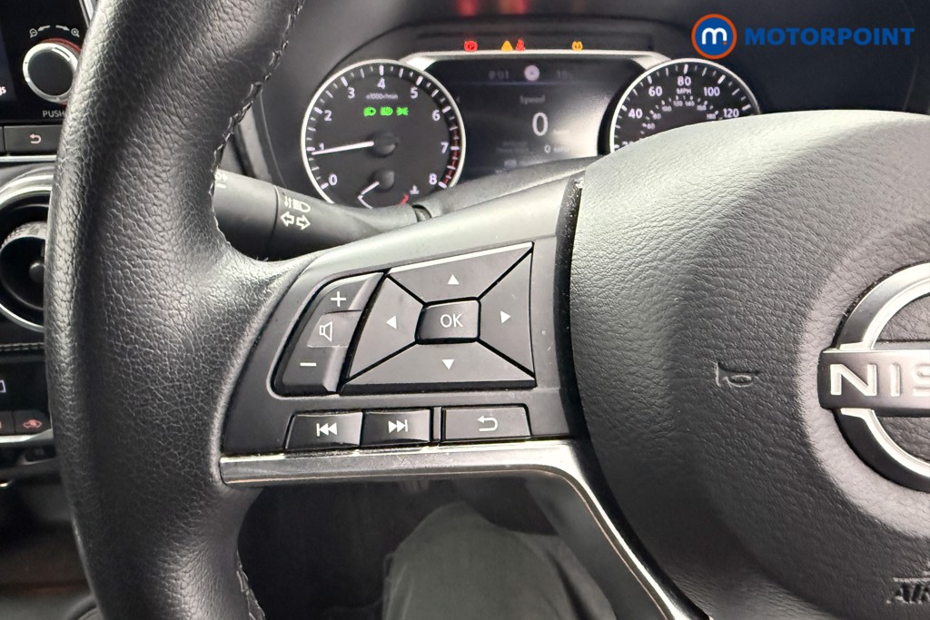 Nissan Juke N-Connecta Manual Petrol SUV - Stock Number (1566139) - 13th supplementary image