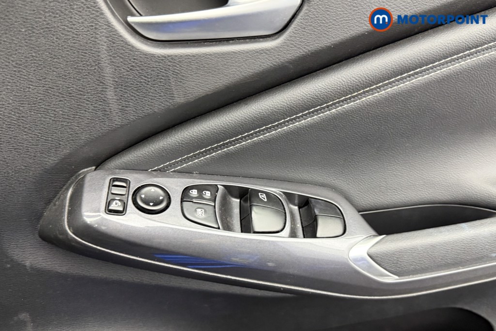 Nissan Juke N-Connecta Manual Petrol SUV - Stock Number (1566139) - 16th supplementary image