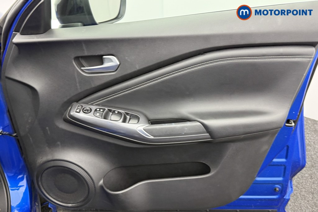 Nissan Juke N-Connecta Manual Petrol SUV - Stock Number (1566139) - 17th supplementary image