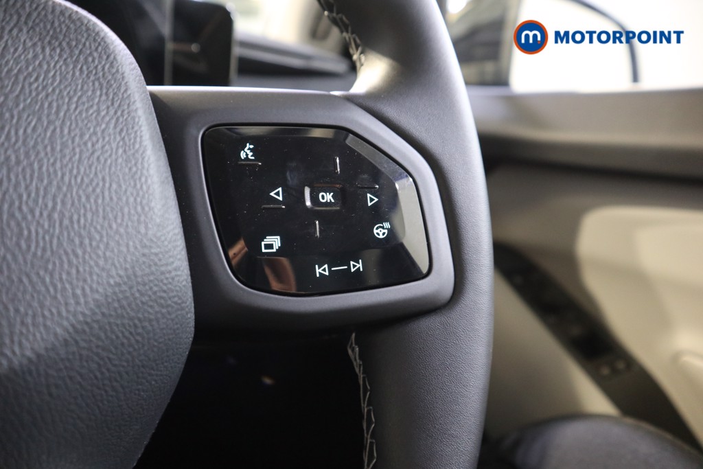 Ford Explorer Select Automatic Electric SUV - Stock Number (1566224) - 5th supplementary image