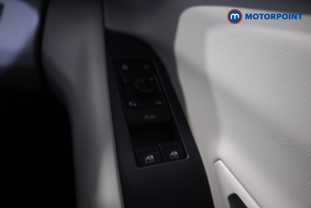 Ford Explorer Select Automatic Electric SUV - Stock Number (1566224) - 6th supplementary image
