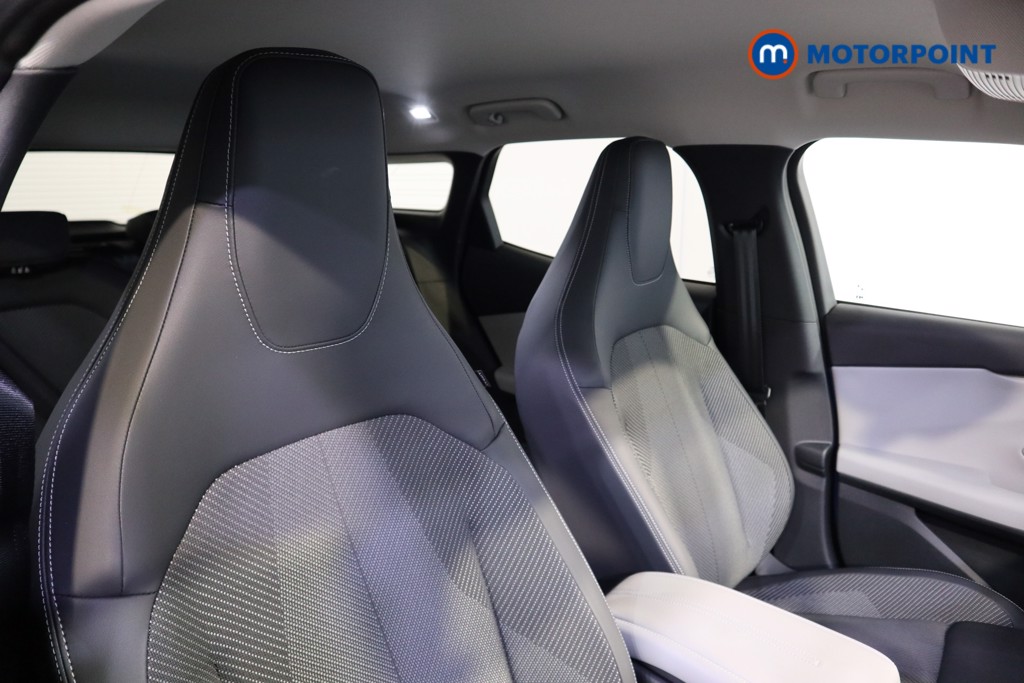 Ford Explorer Select Automatic Electric SUV - Stock Number (1566224) - 9th supplementary image