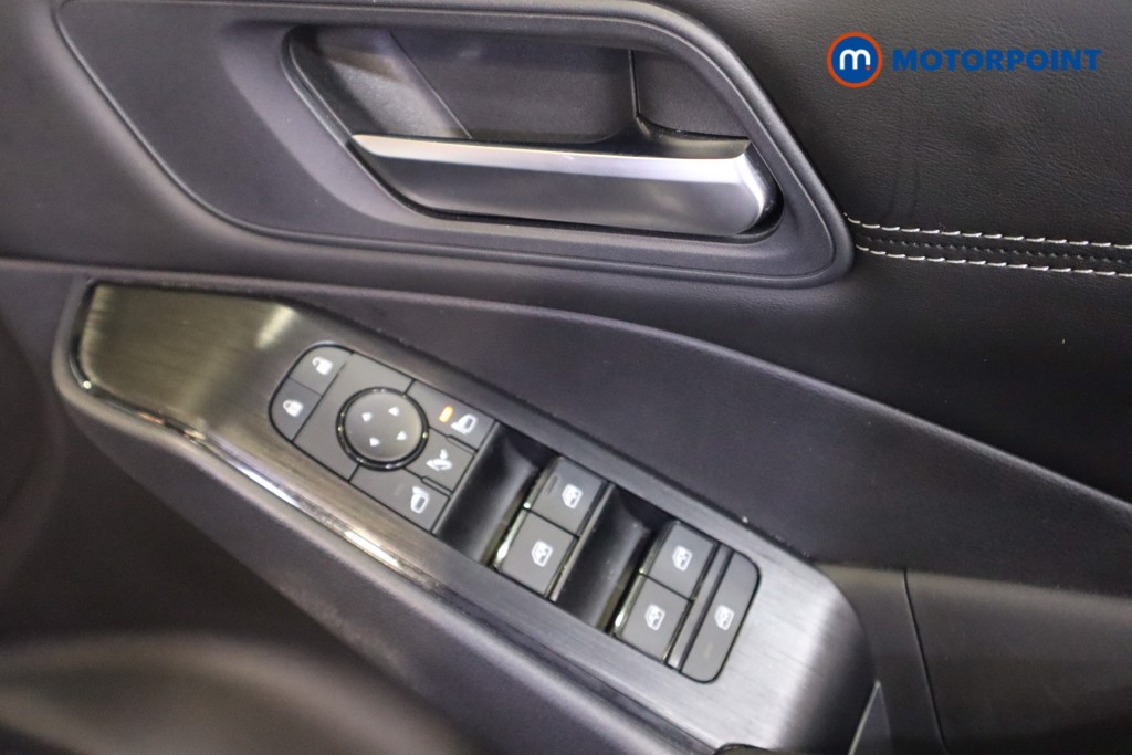 Nissan Qashqai Acenta Premium Automatic Petrol SUV - Stock Number (1566253) - 8th supplementary image