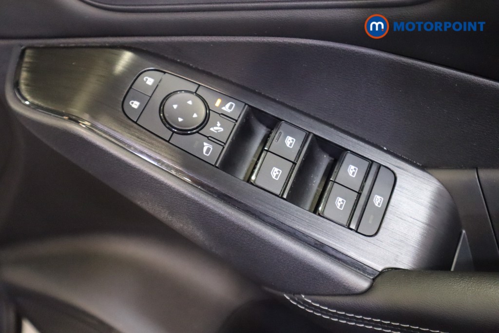 Nissan Qashqai Acenta Premium Automatic Petrol SUV - Stock Number (1566253) - 9th supplementary image