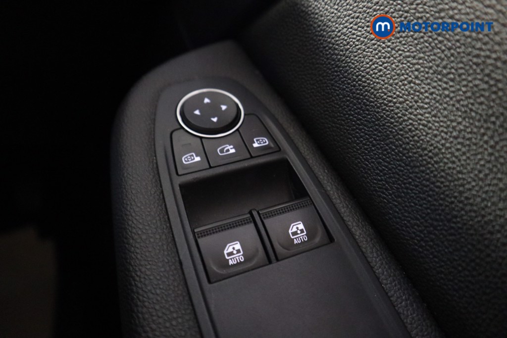 Renault Clio Play Manual Petrol Hatchback - Stock Number (1566798) - 6th supplementary image