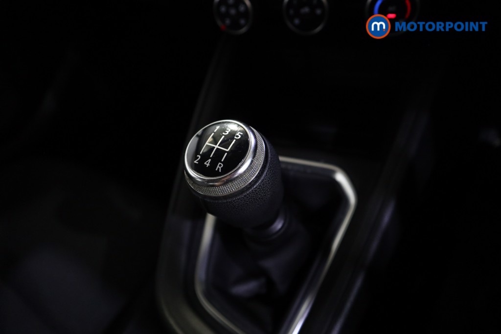 Renault Clio Play Manual Petrol Hatchback - Stock Number (1566798) - 9th supplementary image