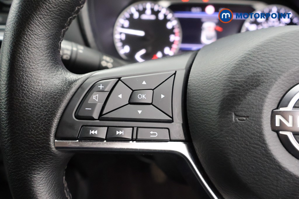 Nissan Juke N-Connecta Manual Petrol SUV - Stock Number (1566913) - 2nd supplementary image