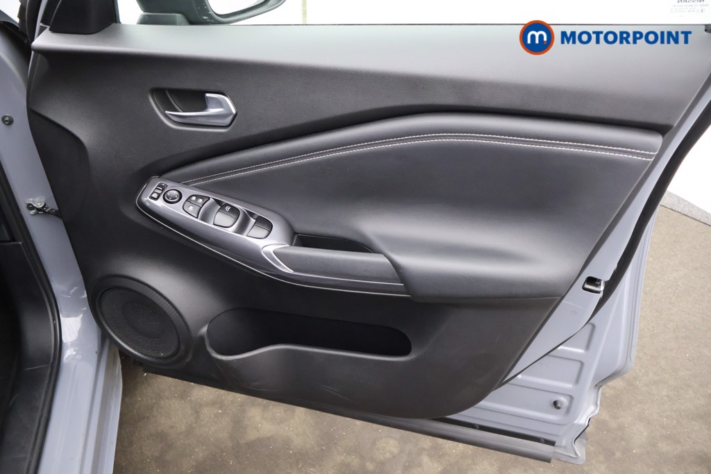 Nissan Juke N-Connecta Manual Petrol SUV - Stock Number (1566913) - 8th supplementary image