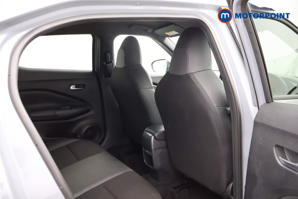 Nissan Juke N-Connecta Manual Petrol SUV - Stock Number (1566913) - 13th supplementary image