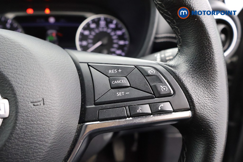 Nissan Juke N-Connecta Manual Petrol SUV - Stock Number (1566916) - 3rd supplementary image