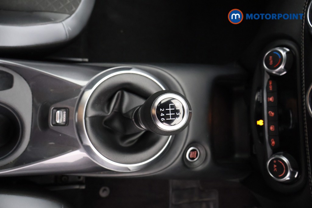 Nissan Juke N-Connecta Manual Petrol SUV - Stock Number (1566916) - 6th supplementary image