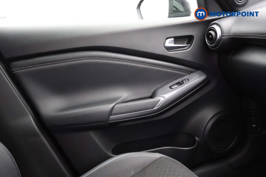 Nissan Juke N-Connecta Manual Petrol SUV - Stock Number (1566916) - 7th supplementary image