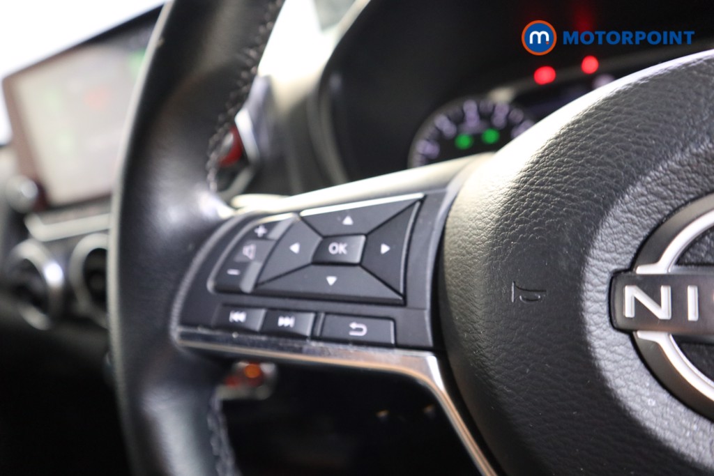 Nissan Juke N-Connecta Manual Petrol SUV - Stock Number (1566958) - 4th supplementary image