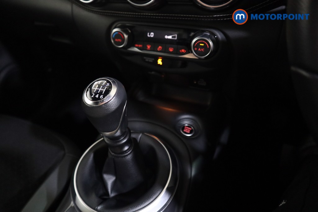 Nissan Juke N-Connecta Manual Petrol SUV - Stock Number (1566958) - 8th supplementary image