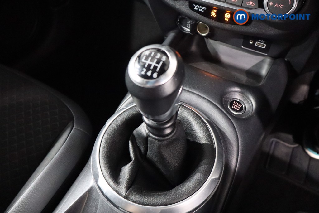 Nissan Juke N-Connecta Manual Petrol SUV - Stock Number (1566966) - 14th supplementary image