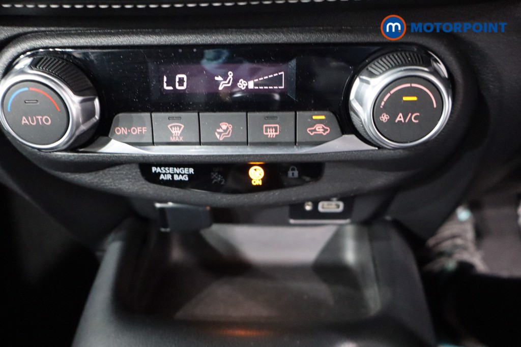 Nissan Juke N-Connecta Manual Petrol SUV - Stock Number (1566966) - 16th supplementary image