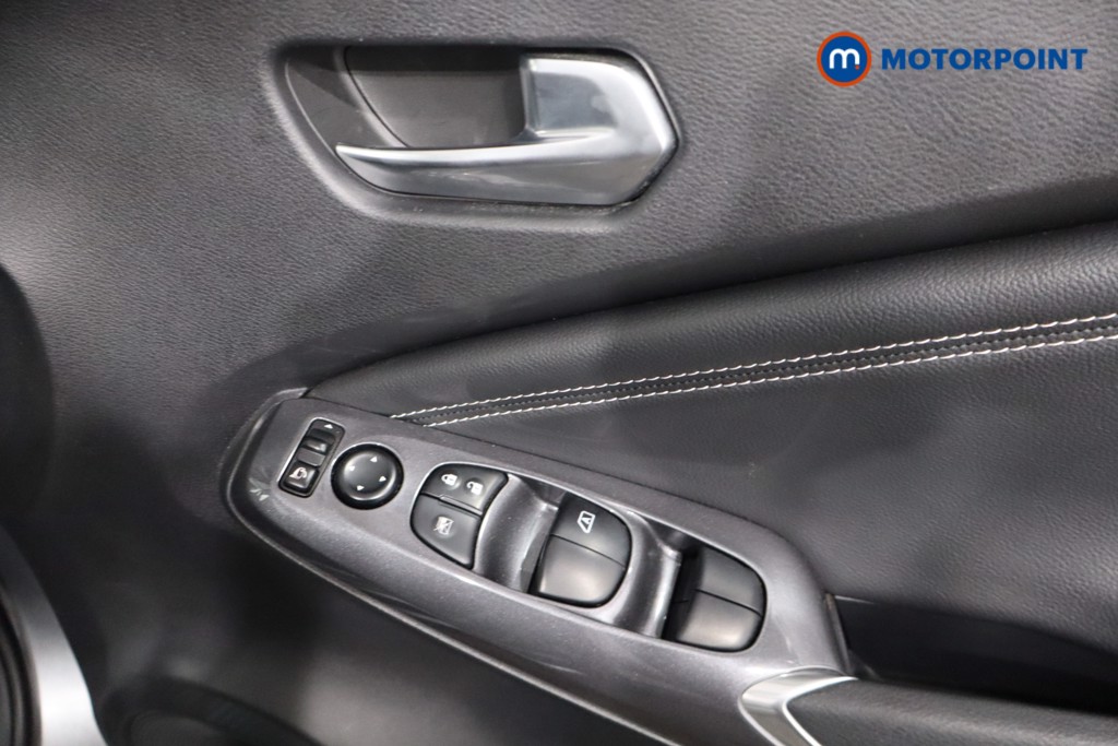 Nissan Juke N-Connecta Manual Petrol SUV - Stock Number (1566966) - 22nd supplementary image